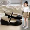 Zapatos de Cuero para Niñas Transfronterizos Estilo Coreano Boca Cuadrada Zapatos de Princesa Otoño 2025 Nuevos Zapatos Planos para Niñas Zapatos Tipo Gorro de Moda