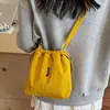 2026 Nova Moda Estilo Coreano Bolsa Saco Fashionável para Viagem e Exterior Bolsa de Ombro Casual Feminina Bolsa Transversal de Nylon para o Dia a Dia