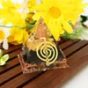 Adorno de pirámide de 6 cm hecho de piedra triturada natural y resina, decoración de escritorio para el hogar, regalo, artículo de venta caliente al por mayor transfronterizo