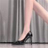 Novidade Outono 2026 Salto Agulha Alto para Mulheres com Design Único, Sapatos de Bico Fino Pretos com Fivela de Cinto, Sapatos de Trabalho