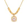 Collar Sencillo de Cadena para Clavícula con Colgante Cuadrado de Perlas en Forma de Rombo Cara Sonriente Baño de Oro al Vacío PVD Versátil Madreperla Blanca