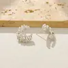Elegantes Aretes de Luna y Estrella, Diseño Único, Sencillos y Sofisticados, Accesorio Versátil