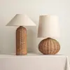 Lámpara de mesa de noche estilo wabi-sabi, arte de ratán estilo americano vintage, decoración para casa de huéspedes, iluminación ambiental para estudio y dormitorio