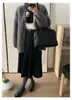 Casaco suéter de pelo sintético com decote V estilo preguiçoso para mulheres, cardigã de tricô espesso e fofo, peça de outer wear estilo coreano para outono e inverno