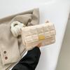 Plaid de indentación color sólido 2024 nueva moda cerradura simple cerradura cadena de hombro cruzado bolso cuadrado pequeño para mujer