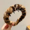 Faixa de cabelo de pelúcia para mulheres, faixa de cabelo para lavar o rosto, novo estilo outono/inverno com dentes antiderrapantes, topo alto, acessório de cabelo moderno e de alta qualidade