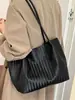 Bolso de mujer transfronterizo con un toque de alta gama, tendencia nueva primavera-verano 2026, súper popular, de gran capacidad, moderno bolso de hombro y axila tipo tote