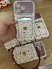 Aplicável à capa de celular Apple 17, adesivo de couro floral camélia retrô, porta-cartões, cordão, estilo suave, capa macia para iPhone 18