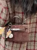 Bolsa Pequeña Retro de Mano para Mujer Temporada de Otoño 2025 Nueva Bolso Cruzado de Moda Bolso Cuadrado Pequeño de Alto Valor