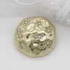 Botones de Flor Redonda Irregular con Pedrería Metálicos para Venta al por Mayor Botones Decorativos para Blusas de Mujer Chaquetas de Traje Suéteres