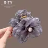Pinza de Garra Grande para el Cabello Morada de Malla con Flor Vintage Chic, Crea Volumen en la Parte Posterior de la Cabeza, Adecuada para Peinados Recogidos Completos, Pinza de Tiburón