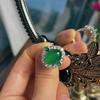Anillo de calcedonia verde de huevo natural para la cara anillo de jade de alta imitación mujeres enviar a la madre