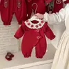Roupa de Bebê Outono 2026 Novo Estilo Macacão Vermelho para Meninas Pequenas, Adequado para Bebês Meninas de 100 Dias, Roupa Festiva para Primavera e Outono