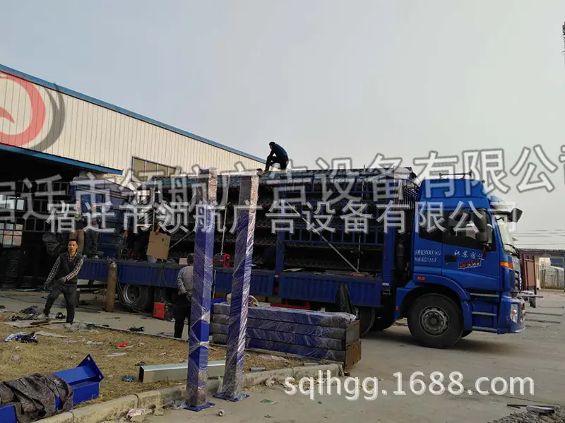 河南信阳仿古候车亭发货.jpg