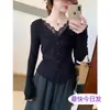 Blusa de Tricô Slim com Gola Lapela e Barra de Renda Patchwork Francês Feminina Nova Coleção Primavera Outono Elegante Emagrecedora Falsa Peça Dupla