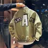 Chaqueta de Béisbol para Hombre de Moda Oxford Tres Pruebas Bordado de Puntada Alta Cuello Alto con Letras para Primavera y Otoño