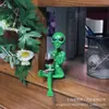 Estatua de Beber Cerveja Alienígena Diversão Humor Decoração Espacial Fã de Ficção Científica Presente Ideal Ornamento Criativo