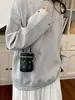 Bolsa Cubo Nueva Otoño 2026 Tacto de Alta Gama Bolsa Cilíndrica Bolso de Mano con Estampado Bolso Bandolera Versátil al por Mayor Bolso de Mujer