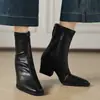 Nuevas botas elásticas adelgazantes de otoño e invierno para comercio transfronterizo, punta cuadrada, tacón grueso, negras y marrones, versátiles botines Martin de tacón medio para el día a día
