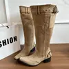 Botas altas de moda 2026, estilo nuevo, de caña ancha, adelgazantes, hasta la rodilla, con punta fina, tacón grueso, hebilla de cinturón y diseño fruncido