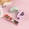 Conjunto de Mini Grampeador de Desenho Animado com Padrões Criativos, Removedor de Grampos Economizador de Esforço, Ferramenta Portátil de Estudo para Escritório e Estudantes