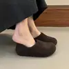 Aumento interno de 3cm de altura, sapatos de lã estilo Birkenstock coreanos para mulheres, nova coleção outono/inverno 2026, sapatos felpudos retrô, sapatos de algodão com sola grossa