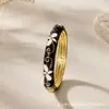 2026 Pulseira de Esmalte de Trevo de Quatro Folhas Fresca e Doce Mais Vendida para Mulheres, Joia Vintage Estilo Corte Aberta Empilhável Atacado