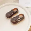 Sapatos de Couro Infantis Coreanos para Meninas 2025 Outono Novo Sapatos de Princesa para Bebês Meninas Sapatos Versáteis da Moda com Solado Macio para Crianças Pequenas
