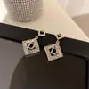 Pendientes de plata con forma de concha, nuevos y a la moda, para mujer, combinan con todo, elegantes, con personalidad, geométricos, con incrustaciones de diamante, con letra D, pendientes de plata