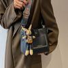 Bolso de Mujer Estilo Coreano de Nicho Retro Otoño e Invierno Versátil para Viajes Diarios Correa Ancha para el Hombro Bolso Cruzado Nuevo Bolso Cubo de Gama Alta para Mujer