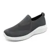 Tênis Casuais Slip-On 2025 Novo Malha Fly-Knit Respirável Sapatos Preguiçosos Confortáveis Versáteis Tendência Sapatos Baixos Atacado