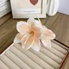 Pinza de Encaje de Lirio Dulce Hawaiano con Flores Artificiales, Pasador para Mujeres, Accesorio para el Cabello de Playa para Fotografía de Viajes que Mejora el Ambiente