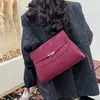 Bolsa Tote Fashion de Grande Capacidade para Mulheres 2025 Inverno Nova Bolsa de Ombro Transversal de Trabalho de Alto Padrão