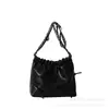 Bolsa Pequena Portátil com Design Plissado de Nicho Francês para Mulheres 2023 Nova de Verão Bolsa Saco Simples Bolsa Transversal Fashion
