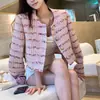 2026 nueva chaqueta corta rosa estilo francés inspirada en Chanel para mujer, elegante y versátil, engrosada y de alta gama