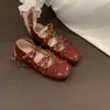 Zapatos de Ballet Planos de Boca Baja y Punta Cuadrada Dulces y Frescos con Aumento Oculto de Altura, Nuevo Diseño Retro con Lazo Primavera 2026, Adecuados para Combinar con Faldas, Zapatos Planos para Mujer