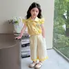 Conjunto para Meninas 2026 Verão Novo Estiloso Roupas Finas Infantis Conjunto de Verão Bebê Manga Flare Calça Reta Conjunto de Duas Peças