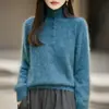 Novo suéter de tricô de lã de cashmere para outono e inverno com gola alta, meio aberto, mangas compridas e lã escovada texturizada para mulheres