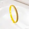 Nuevo Pulsera de Lujo con Hebilla de Circonio de Tres Filas para Mujer, Diseño de Pulsera de Oro Arena Antigua, Joyería de Larga Duración Venta Directa