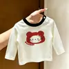 Camiseta cómoda de manga larga 100% algodón con botones en el hombro, ropa nueva de primavera para niños pequeños y bebés, top de nicho para primavera/otoño