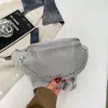 Bolsa de pecho resistente estilo coreano, completamente adornada con pedrería brillante, un bolso cruzado moderno y versátil que se puede llevar al hombro o como una pequeña riñonera