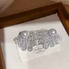 Pendientes Largos de Metal Hoja Perla Plateada Hueca, Pendientes de Lujo Ligero de Gama Alta, Accesorios Versátiles para Orejas de Diseño Nicho