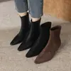24 Botas de Mujer Nuevas para Otoño/Invierno con Punta Fina Mate y Tacón Medio Asimétrico hasta Media Pantorrilla Color Merade Botas que Envuelven la Pierna