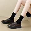 Sapatos Pequenos de Couro Pretos para Mulheres 2024 Novos Verão Sapatilhas Estilo Britânico Mocassins com Saia Roupa de Trabalho jk Sapatilhas Femininas