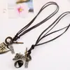 Moderna Cadena de Cuero con Colgante de Cuerno de Escudo de Aleación Estilo Rock Unisex Versátil