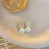 Pendientes de Perla Retro Simples de Alta Gama Temperamento Personalidad Versátiles Estilo Europeo Americano Exquisitos de Nicho Pendientes de Lujo Ligero