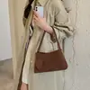 Nova Bolsa de Ombro Única Tecida de Nicho Moda Bolsa de Mão Francesa de Alta Qualidade Cesta de Pratos de Alto Valor Bolsa de Axila Feminina