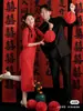 Novos Adereços de Fotografia Estilo Chinês com Lanternas de Dupla Felicidade, Cenário de Tecido para Fotos de Casamento Retro Divertido, Cheongsam