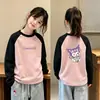 Camiseta de manga larga para niños con diseño de patchwork, nuevo estilo 2026, capa interior de forro polar cepillado para niñas, top de cuello redondo