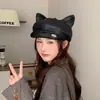 2025 Boina de Cuero con Orejas de Gato para Mujer Estilo Coreano Dulce Versátil Pico de Pato Sombrero Octagonal Moda Boina de Pintor Newsboy